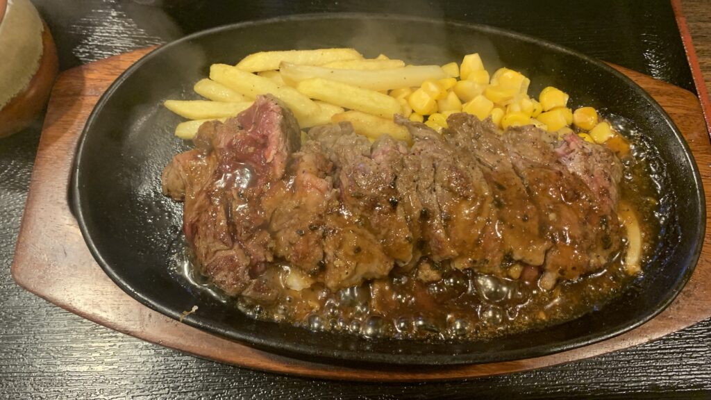 埼玉県加須市のステーキ＆ハンバーグ店、熟成赤身ステーキセット（レギュラー）